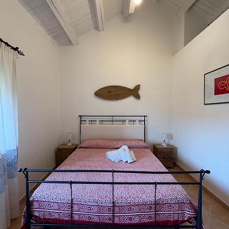 Appartamento Il Paguro A Cala Francese La Maddalena  Bagian luar foto
